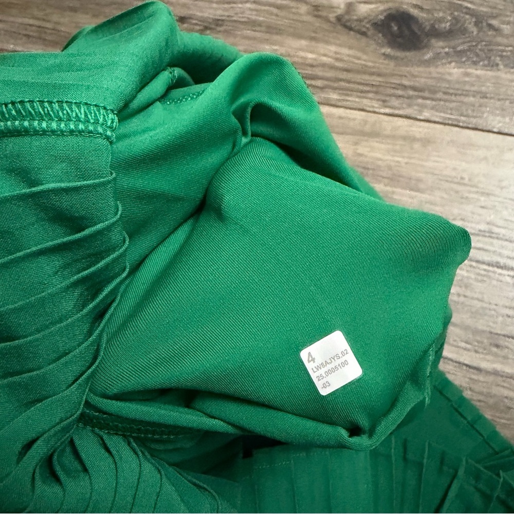 NWT Lululemon Varsity High-Rise Pleated Tennis Skirt *13” (Raceway Green) Size 4 - Picture 4 of 8